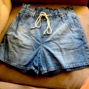 High-waisted drawstring and belted denim shorts